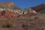 El valle del Arcoiris esta a 90 Km. de San Pedro de Atacama, su nombre es debido a las tonalidades de los cerros aledaños.  San Pedro de Atacama - CHILE