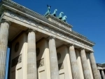 La Puerta de Brandenburgo es la una antigua entrada a Berlín y uno de los principales símbolos tanto de la ciudad como de Alemania..  Berlin - ALEMANIA