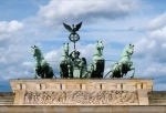 La Puerta de Brandenburgo es la una antigua entrada a Berlín y uno de los principales símbolos tanto de la ciudad como de Alemania..  Berlin - ALEMANIA