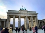 La Puerta de Brandenburgo es la una antigua entrada a Berlín y uno de los principales símbolos tanto de la ciudad como de Alemania..  Berlin - ALEMANIA