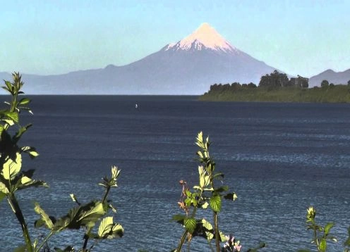 VUELTA AL LAGO LLANQUIHUE Y VOLCAN OSORNO. , CHILE