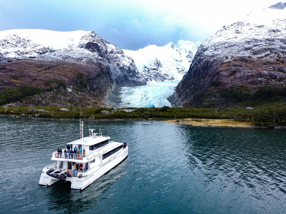 NAVEGACIÃN FIORDO DE LAS MONTAÃAS, Puerto Natales, CHILE