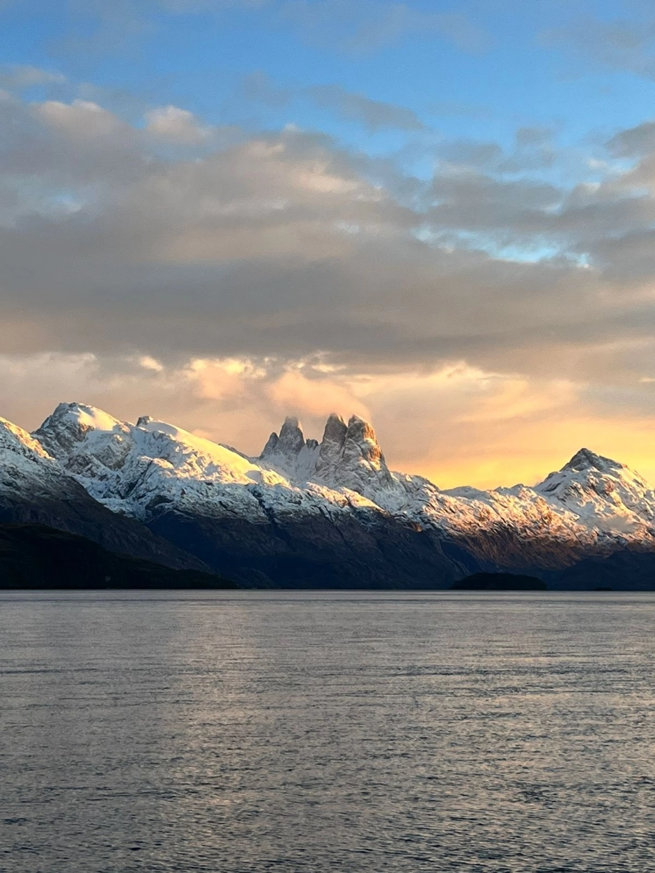 NAVEGACIÃN FIORDO DE LAS MONTAÃAS, Puerto Natales, CHILE