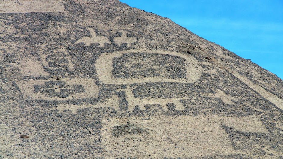 TOUR SALITRERAS + GEOGLIFOS PINTADOS, Iquique, CHILE