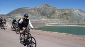 LOS ANDES EN MOUNTAIN BIKE. EMBALSE DEL YESO, Santiago, CHILE